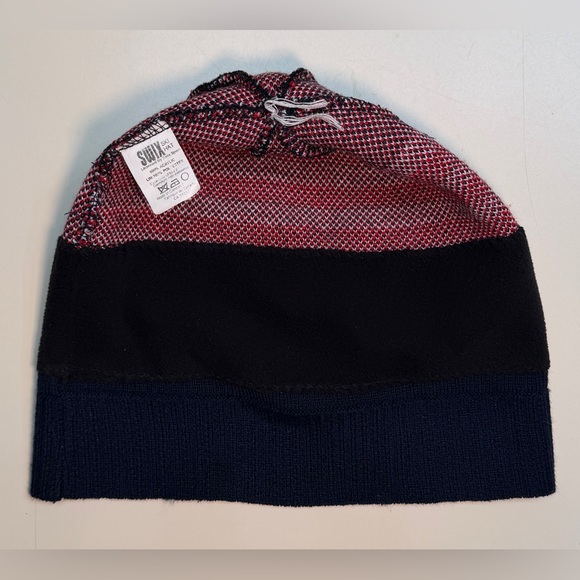 Swix Ski Hat American Flag Knit Red White & Blue Mini PomPom - Picture 6 of 7